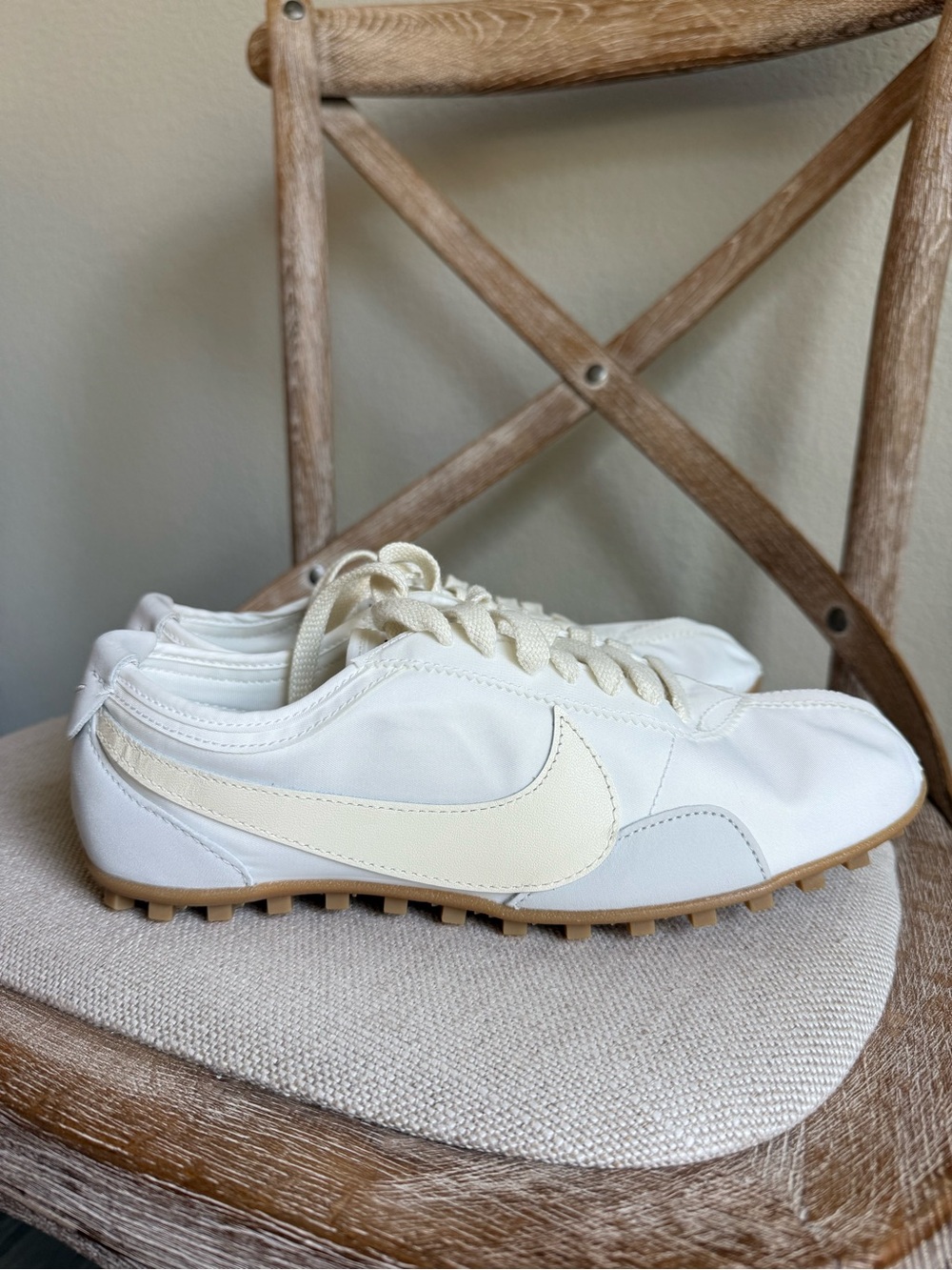 Nike Women's Moon Shoe OG Sneakers - Picture 5 of 7
